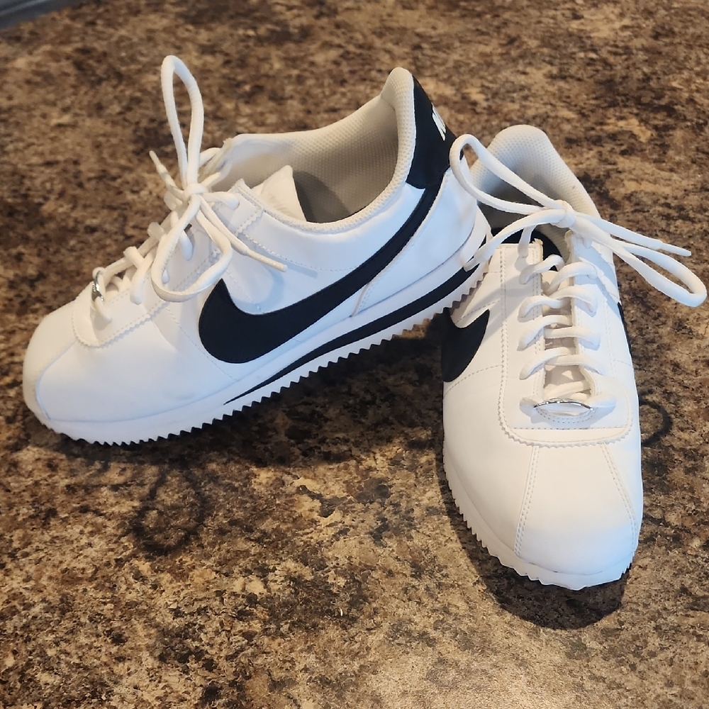 Nike Kids White and Black Sneakers